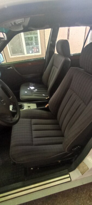 Mercedes W124 1992 an Tiraspol Tiraspol - fotografie 4
