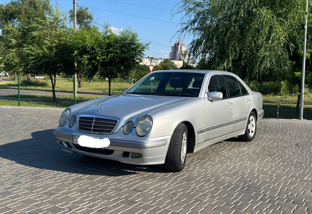 Mercedes E-Class 2001 an Tiraspol Tiraspol - fotografie 1