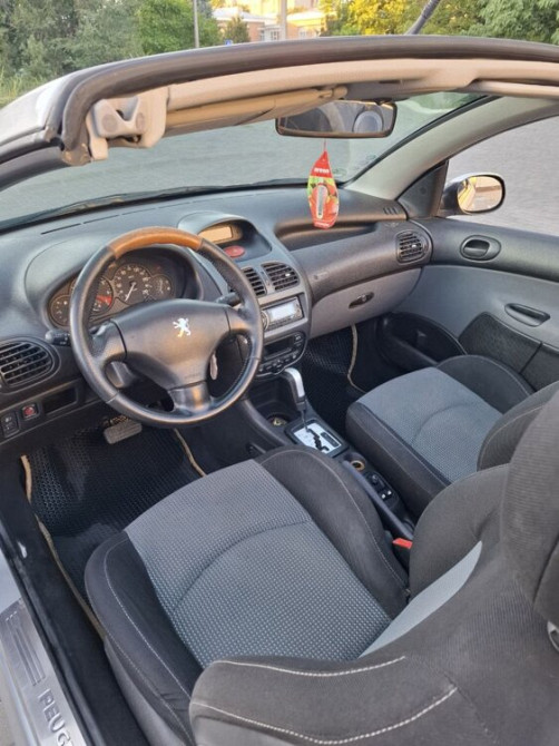 Peugeot 206 2001 год Слободзея Слободзея - изображение 5
