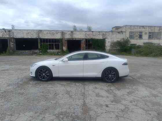 Tesla Model S 2014 год Рыбница Рыбница