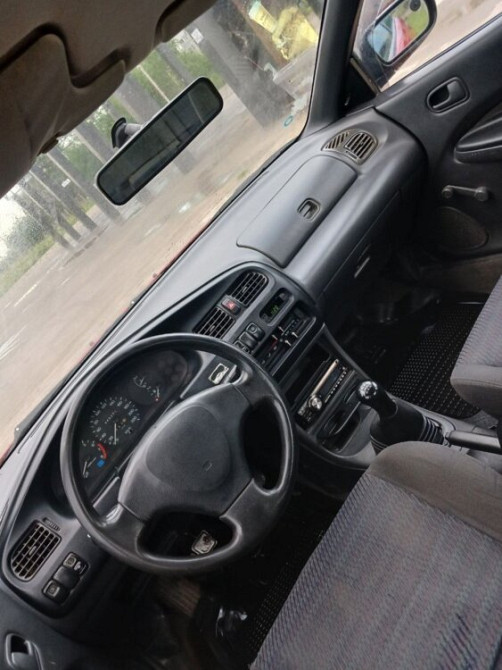 Mazda 323 1995 год Тирасполь Тирасполь - изображение 4