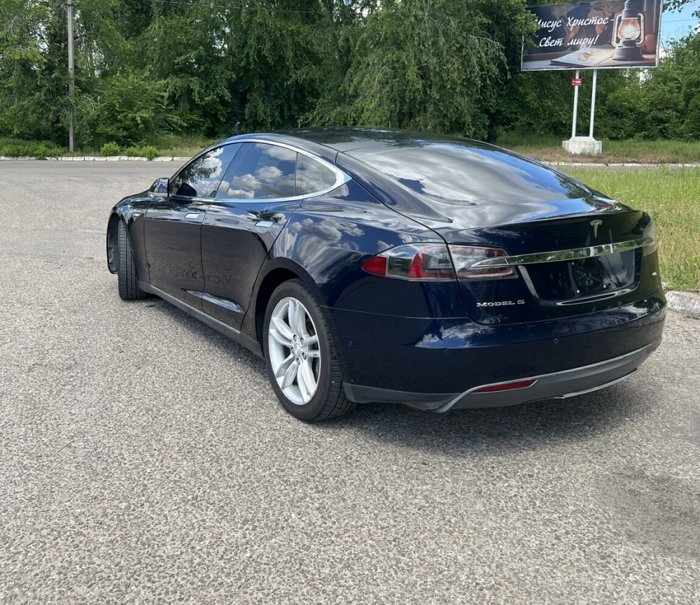 Tesla Model S 2014 год Новые Анены Новые Анены - изображение 2