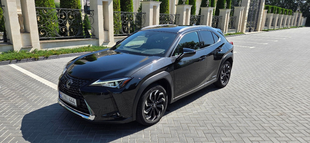 Lexus UX Chişinău - fotografie 1