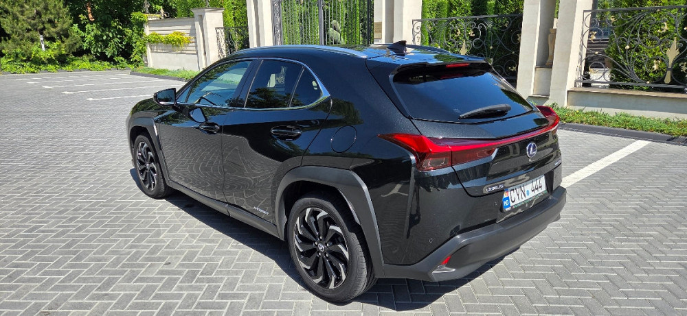 Lexus UX Chişinău - fotografie 5