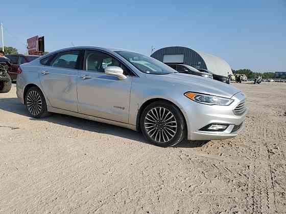 2018 FORD FUSION titanium/platinum hev Tiraspol