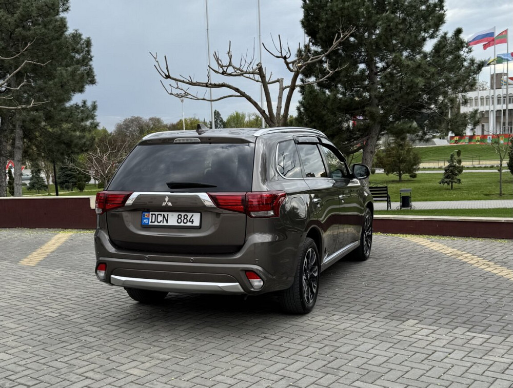 Mitsubishi Outlander plugin hybrid. 2018 год. 4х4 Тирасполь - изображение 4