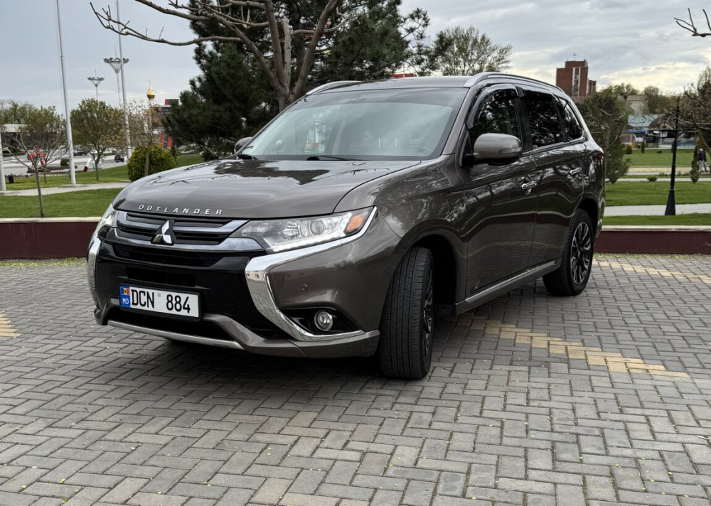 Mitsubishi Outlander plugin hybrid. 2018 год. 4х4 Тирасполь - изображение 1