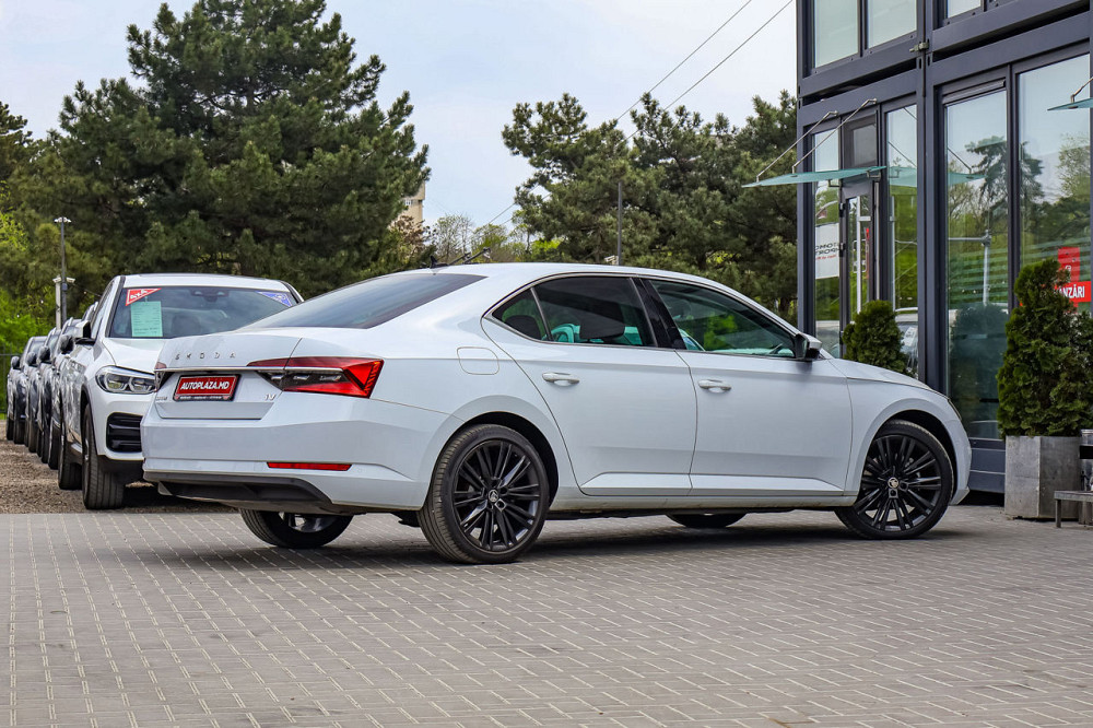 Skoda Superb Chişinău - fotografie 2