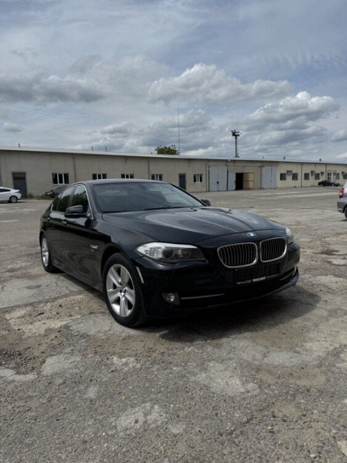 BMW F10 528i X-drive Parcani - fotografie 1