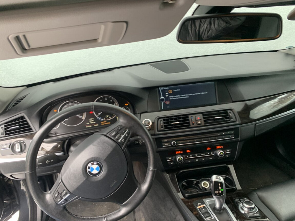 BMW F10 528i X-drive Parcani - fotografie 2
