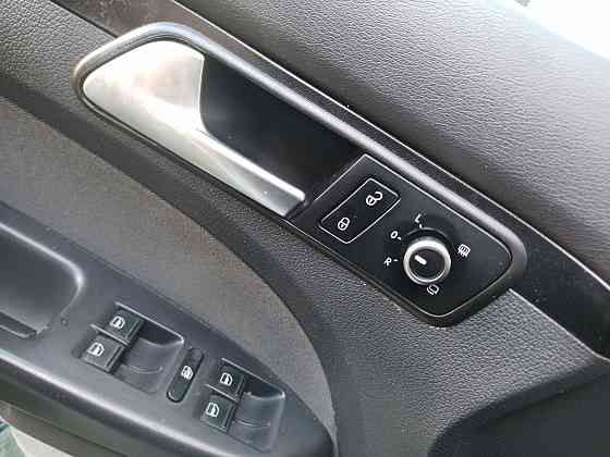 Цена снижена VW Touran 2.0 TDI DSG Highline 7 Sitzer 2015г из Италии Rîbnița