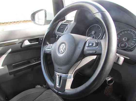 Цена снижена VW Touran 2.0 TDI DSG Highline 7 Sitzer 2015г из Италии Rîbnița