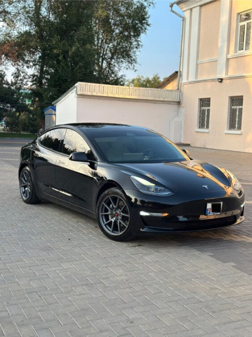 TESLA MODEL 3 DUAL MOTOR(Рест) ОБМЕН Тирасполь - изображение 1