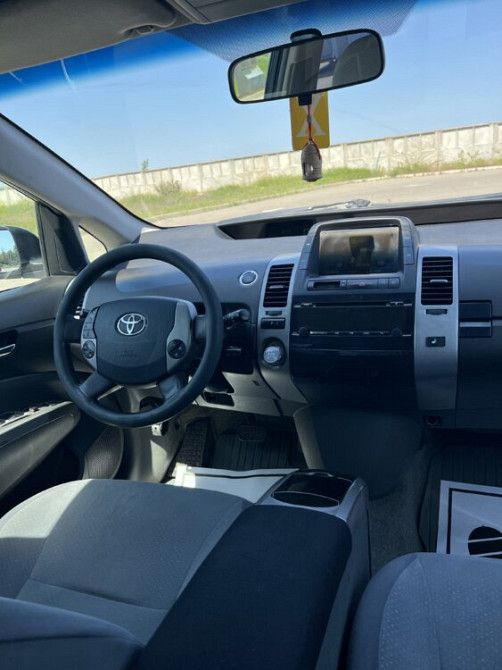 Toyota Prius 20 1.5 гибрид Газ метан 20 кубов 6000$ торг / обмен Тирасполь - изображение 9