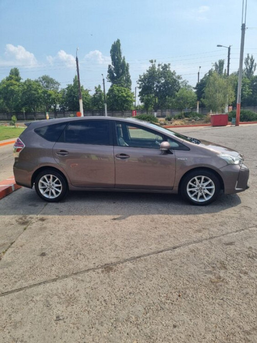 Продается Toyota Prius+ 2015 — гибрид с 7-ю местами Тирасполь - изображение 3