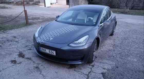 Срочно Tesla model 3 Тирасполь