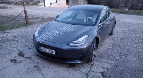 Срочно Tesla model 3 Тирасполь - изображение 1