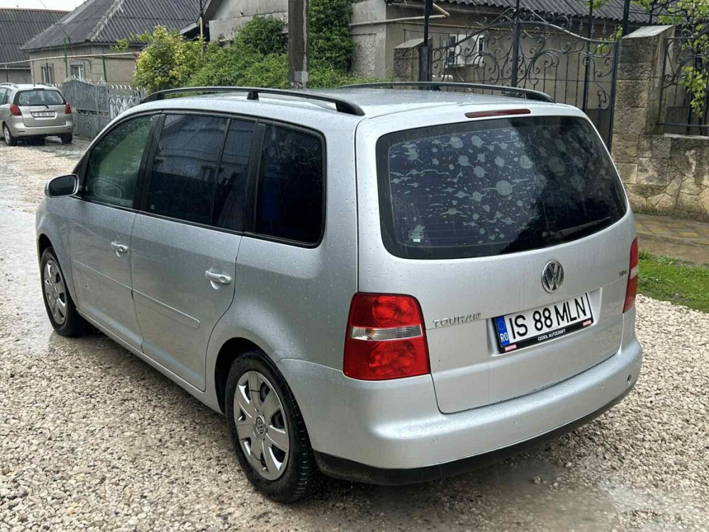 Volkswagen Touran 2005 год Ближний Хутор Ближний Хутор - изображение 2