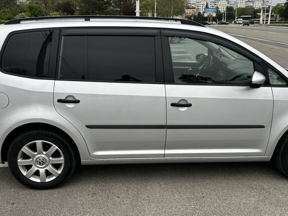 Volkswagen Touran 2011 год Тирасполь Tiraspol - fotografie 2