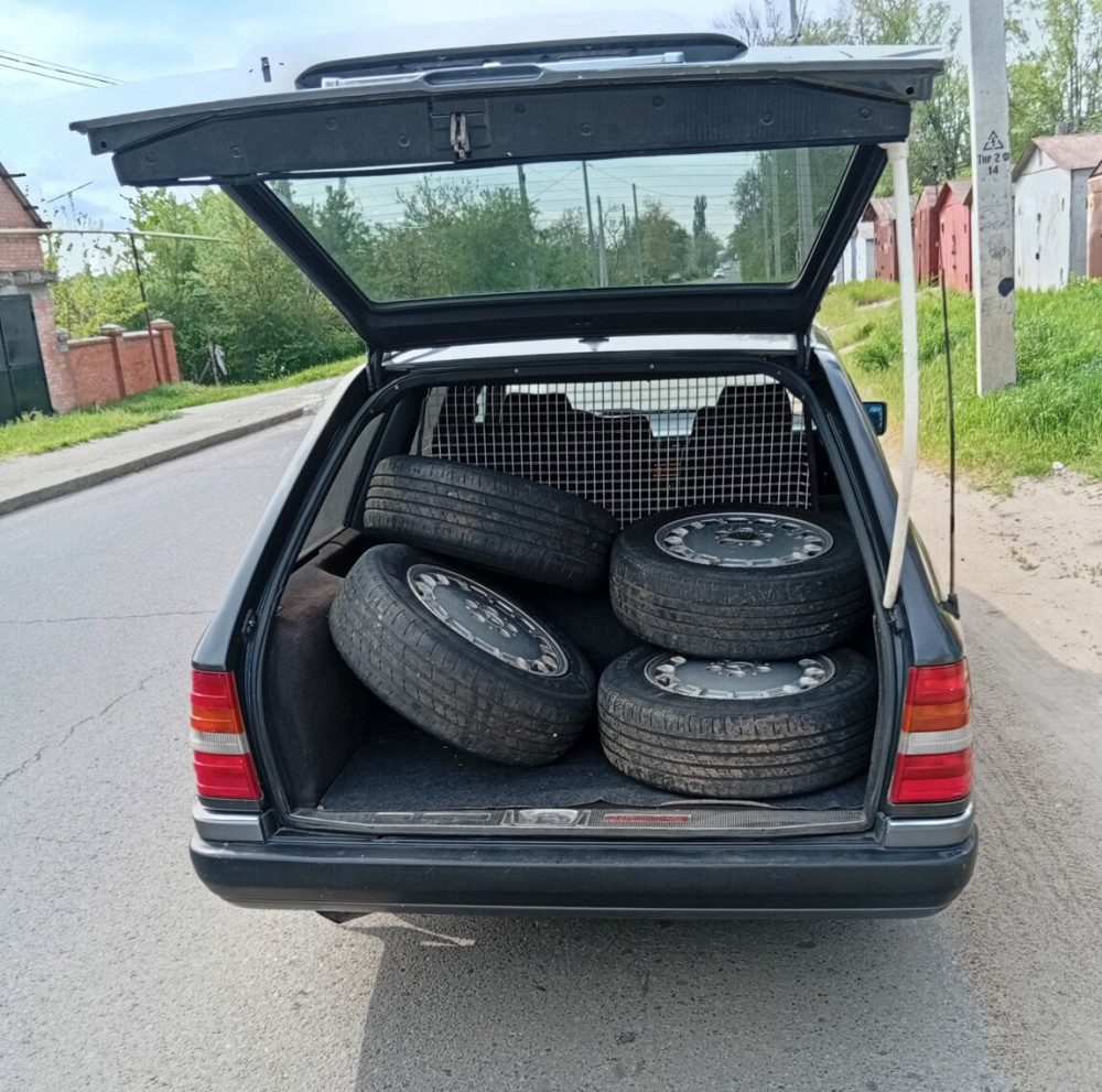 Mercedes W124 1991 год Ближний Хутор Blijnii Hutor - fotografie 2