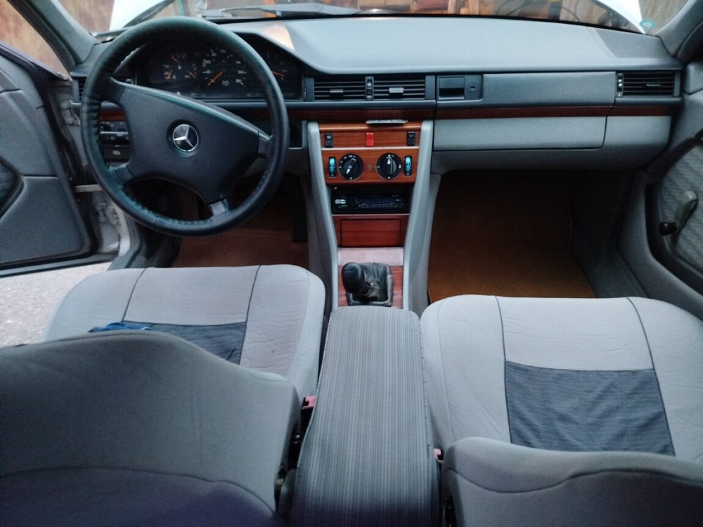 Mercedes W124 1992 год Слободзея Slobozia - fotografie 9