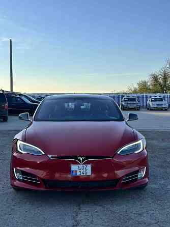 Tesla Model S 2017 год Бендеры Бендеры