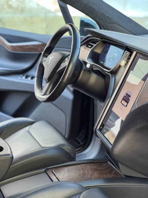 Tesla Model X 2018 год Тирасполь Tiraspol - fotografie 9