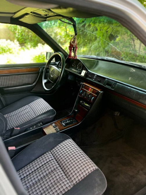 Mercedes E-Class 1993 год Тирасполь Tiraspol - fotografie 5