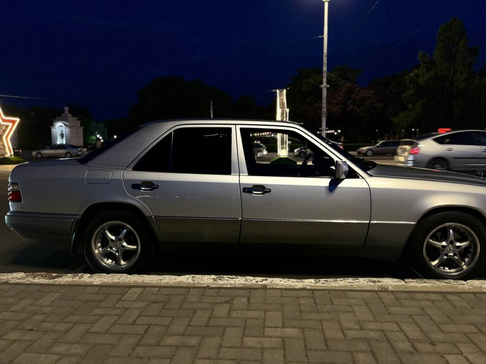 Mercedes E-Class 1993 год Тирасполь Tiraspol - fotografie 3