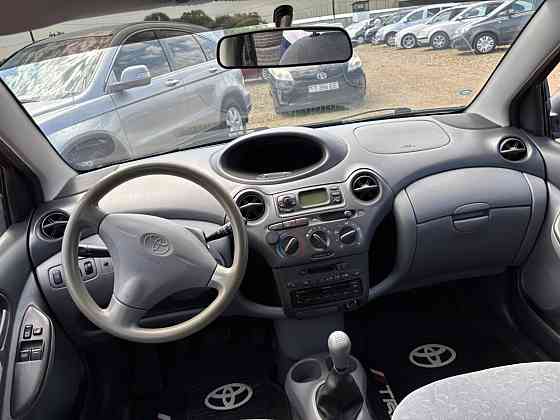 Toyota Yaris 2000 год Бендеры Bender
