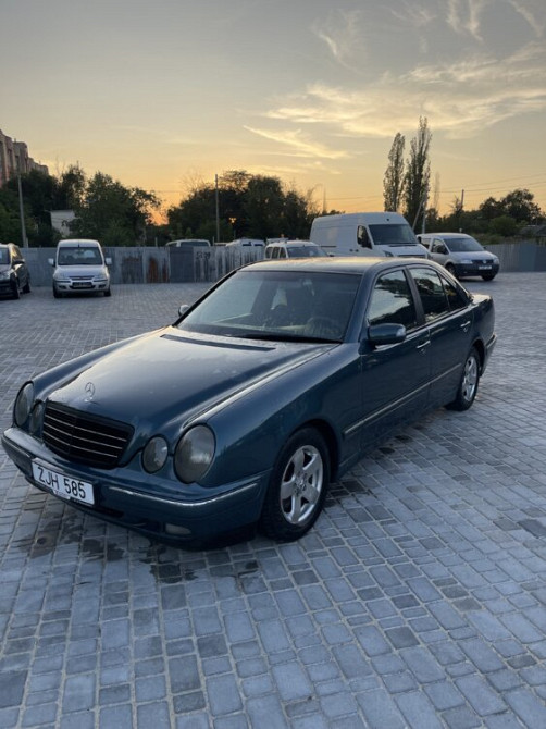 Mercedes E-Class 2000 год Тирасполь Tiraspol - fotografie 1
