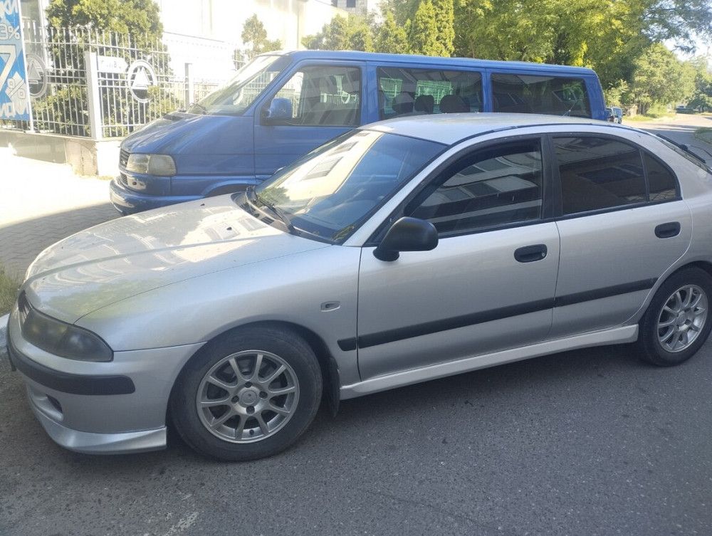 Mitsubishi Carisma 2002 год Бендеры Bender - fotografie 1