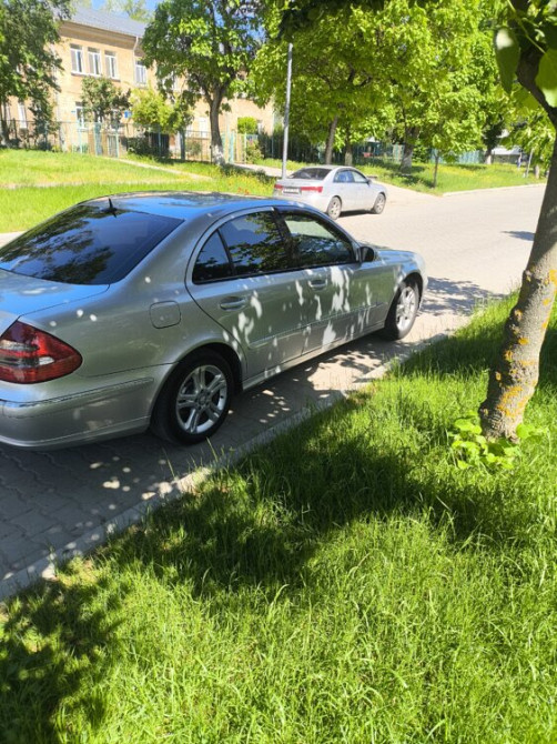 Mercedes E-Class 2003 год Бендеры Бендеры - изображение 3