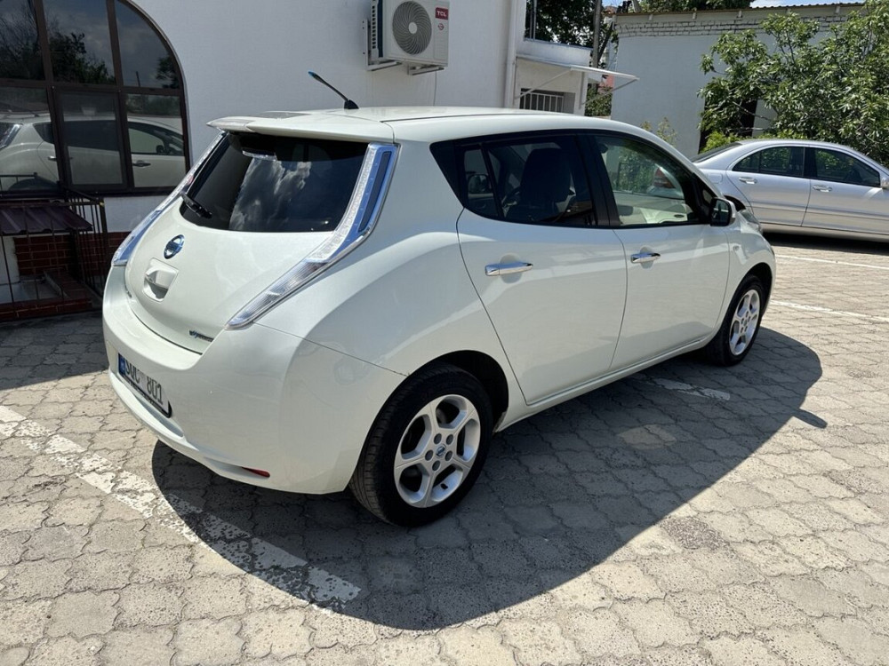 Nissan Leaf 2012 год Бендеры Бендеры - изображение 5