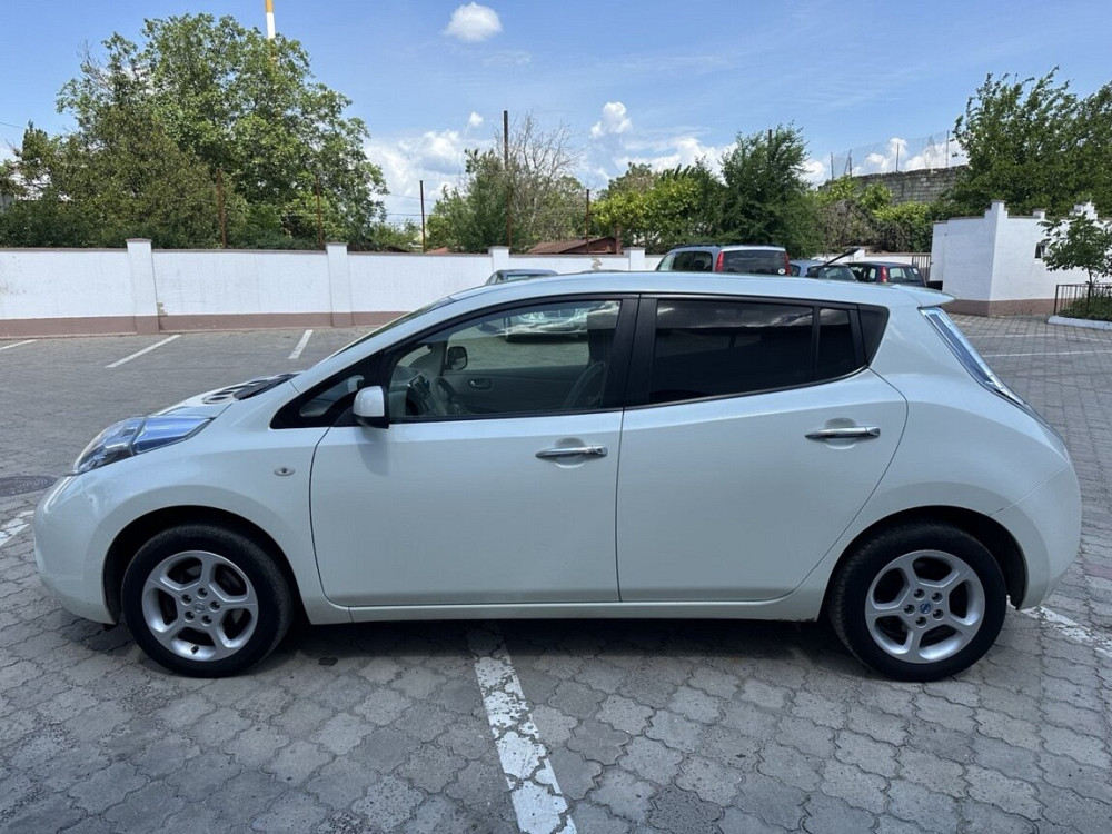 Nissan Leaf 2012 год Бендеры Бендеры - изображение 4