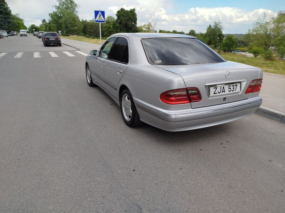 Mercedes E-Class 2001 год Бендеры Bender - fotografie 7