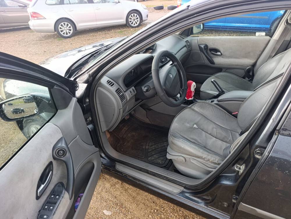 Renault Laguna 2002 год Бендеры Bender - fotografie 7