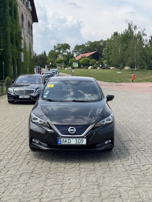 Nissan Leaf 2018 год Бендеры Бендеры - изображение 2