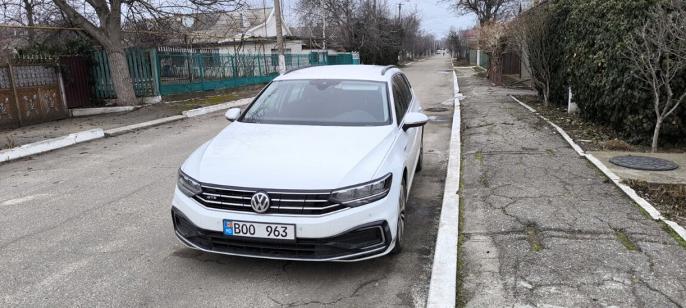 Volkswagen Passat Variant GTE 1.4 Plug-in Hybrid Bender - fotografie 1