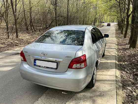 toyota yaris седан автомат газ бензин Chişinău
