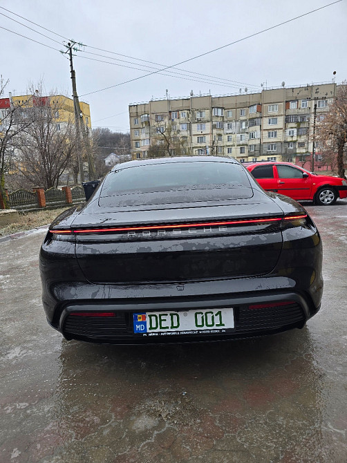 Porsche Taycan Chişinău - fotografie 2