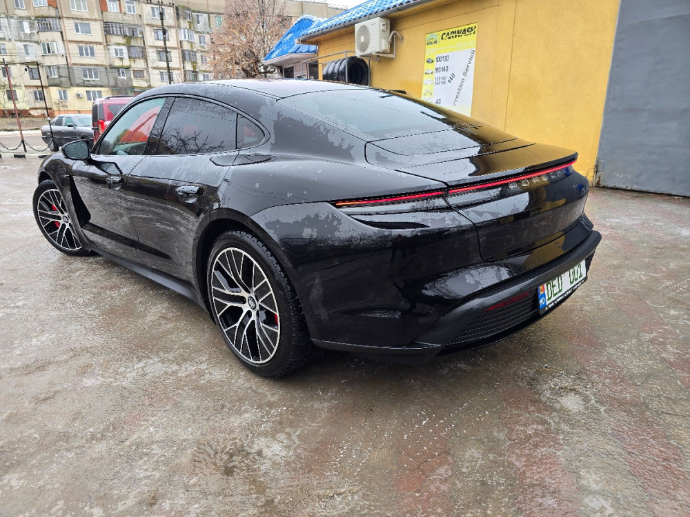 Porsche Taycan Chişinău - fotografie 3