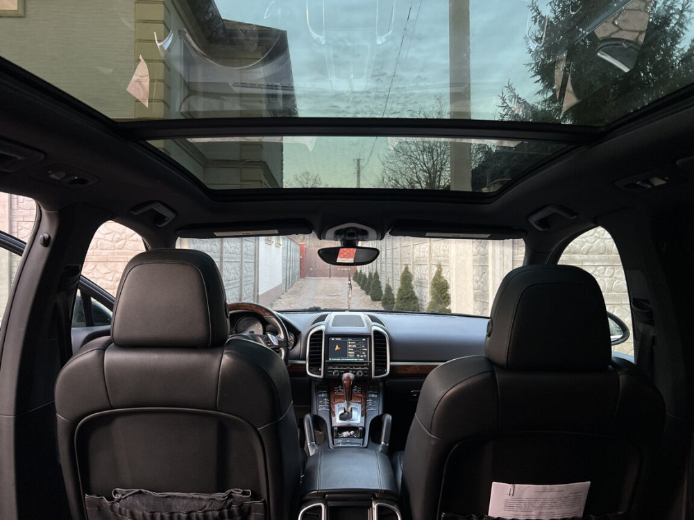 Porsche Cayenne S Hybrid Bender - fotografie 9