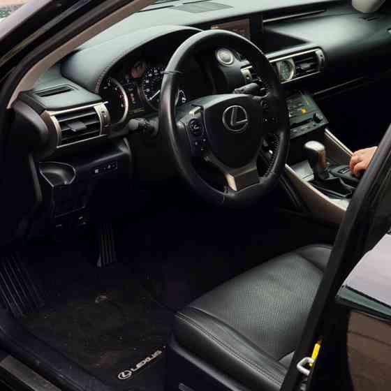 Lexus is 250, полный привод! Tiraspol