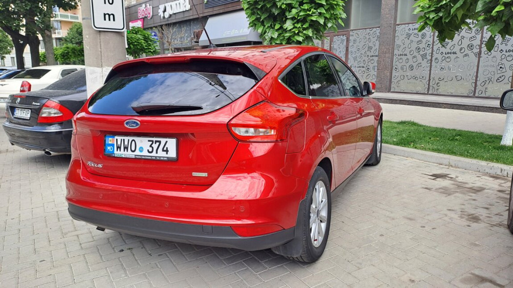 Классный авто Ford Focus 2016, автомат Chişinău - fotografie 3