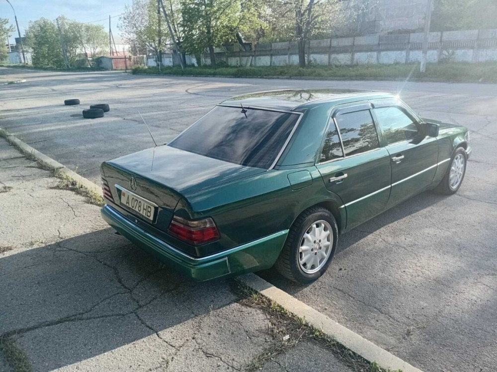 Продам Мерседес Е-124 Bender - fotografie 4