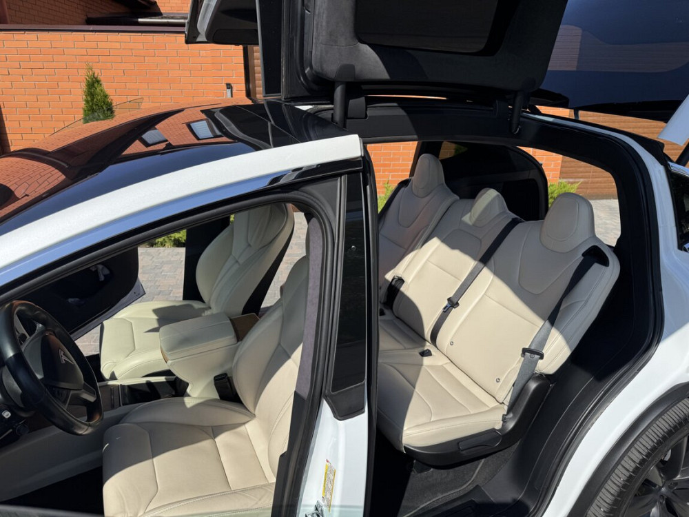 Tesla model X Tiraspol - fotografie 2