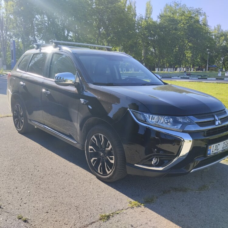 MITSUBISHI OUTLANDER PHEV плагин-гибрид 2015г Tiraspol - fotografie 1