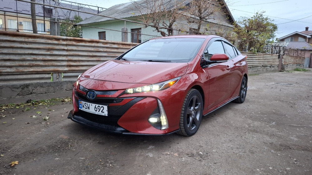 Toyota prius prime phev в максимальной комплектации LIMITED Tiraspol - fotografie 1