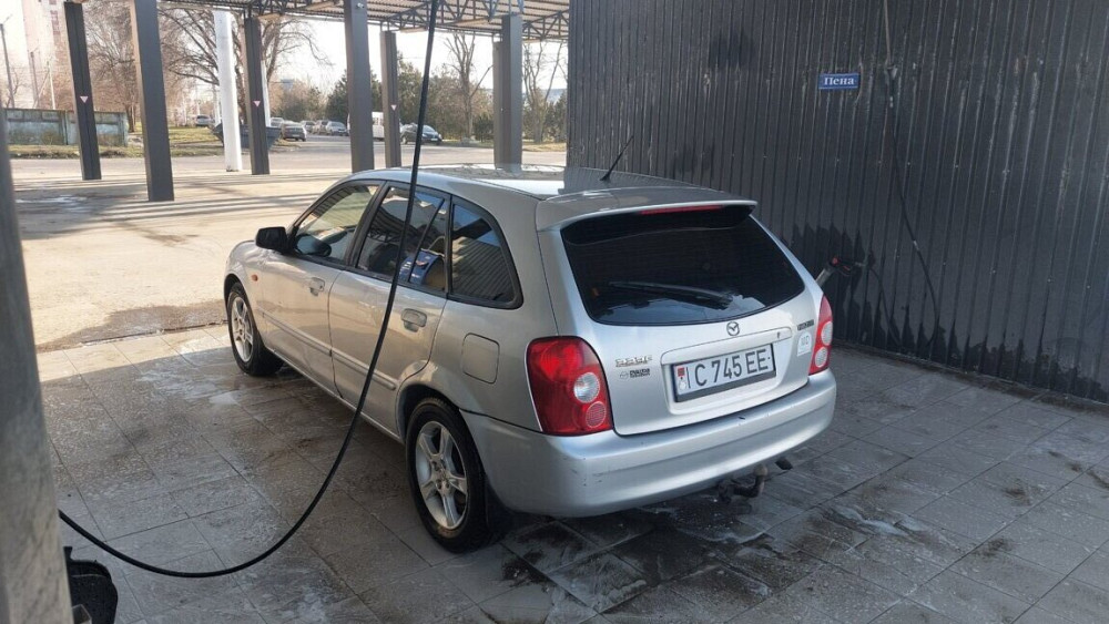 Продам отличный автомобиль Mazda 323f BJ 2.0 TD 2003 год Tiraspol - fotografie 5